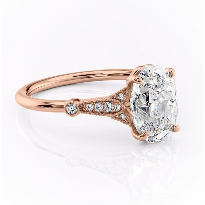 Inel de logodnă Quartzelle din aur Rose 14kt cu moissanite tăietură ovală – Pietre laterale rafinată pentru profil înalt | Personalizează și configurează gratuit online [1]
