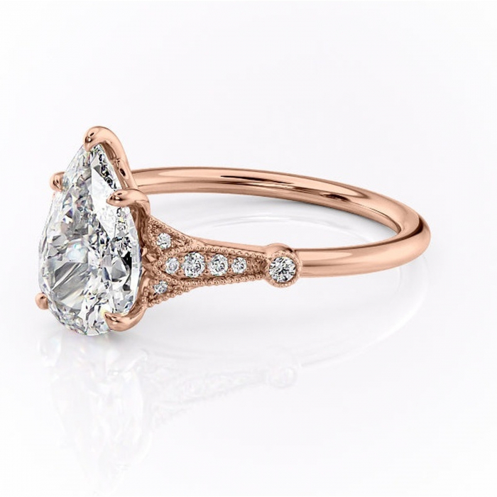 Inel de logodnă Quartzelle din aur Rose 14kt cu moissanite tăietură pară – Pietre laterale rafinată pentru profil înalt | Personalizează și configurează gratuit online [7]
