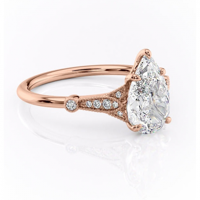 Inel de logodnă Quartzelle din aur Rose 14kt cu moissanite tăietură pară – Pietre laterale rafinată pentru profil înalt | Personalizează și configurează gratuit online [1]