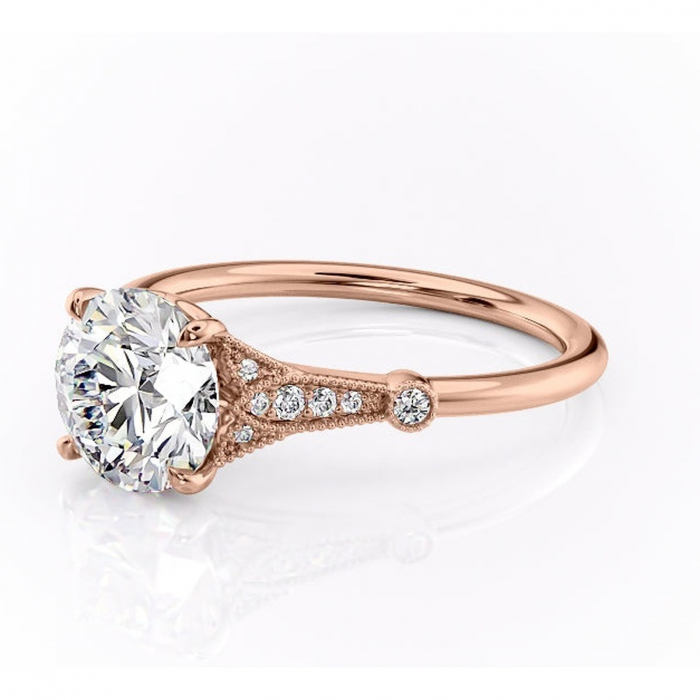 Inel de logodnă Quartzelle din aur Rose 14kt cu moissanite tăietură rotundă – Pietre laterale rafinată pentru profil înalt | Personalizează și configurează gratuit online [7]