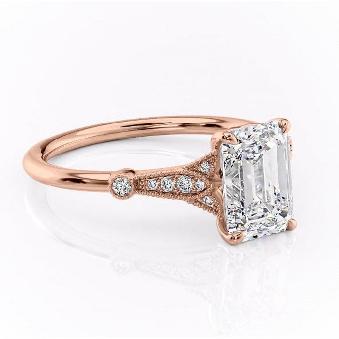 Inel de logodnă Quartzelle din aur Rose 14kt cu moissanite tăietură smarald – Pietre laterale rafinată pentru profil înalt | Personalizează și configurează gratuit online [1]
