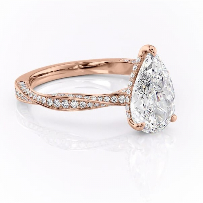 Inel de logodnă Rhea din aur Rose 14kt cu moissanite tăietură pară – Montură pavé rafinată pentru profil înalt | Personalizează și configurează gratuit online [1]