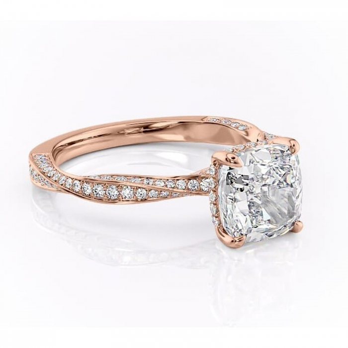 Inel de logodnă Rhea din aur Rose 14kt cu moissanite tăietură pernă – Montură pavé rafinată pentru profil înalt | Personalizează și configurează gratuit online [1]