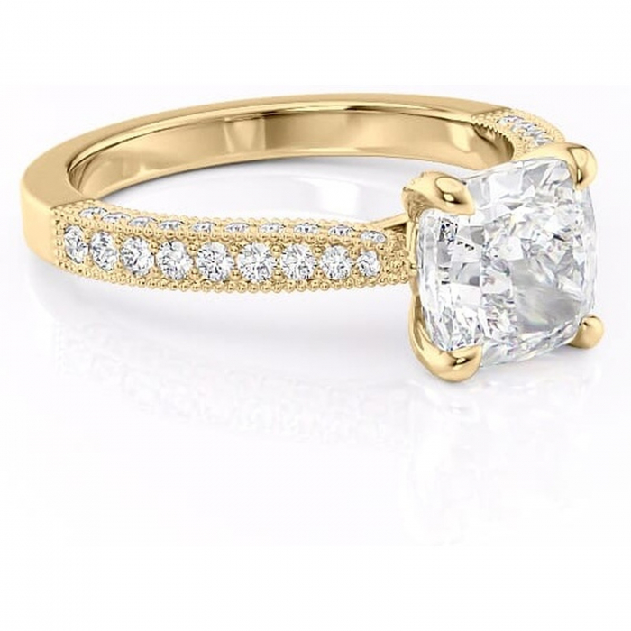 Inel de logodnă Romy din aur Galben 18kt cu moissanite tăietură pernă – Montură pavé rafinată pentru profil înalt | Personalizează și configurează gratuit online [1]
