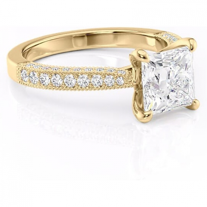 Inel de logodnă Romy din aur Galben 18kt cu moissanite tăietură princess – Montură pavé rafinată pentru profil înalt | Personalizează și configurează gratuit online [1]