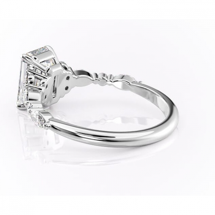 Inel de logodnă Rosamund din aur Alb 14kt cu moissanite tăietură smarald – Pietre laterale rafinată pentru profil mediu | Personalizează și configurează gratuit online [5]