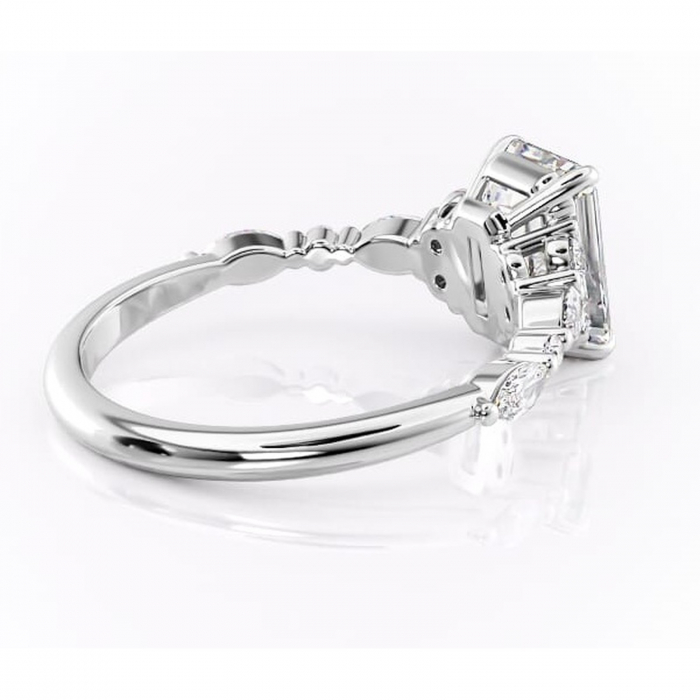 Inel de logodnă Rosamund din aur Alb 14kt cu moissanite tăietură smarald – Pietre laterale rafinată pentru profil mediu | Personalizează și configurează gratuit online [3]