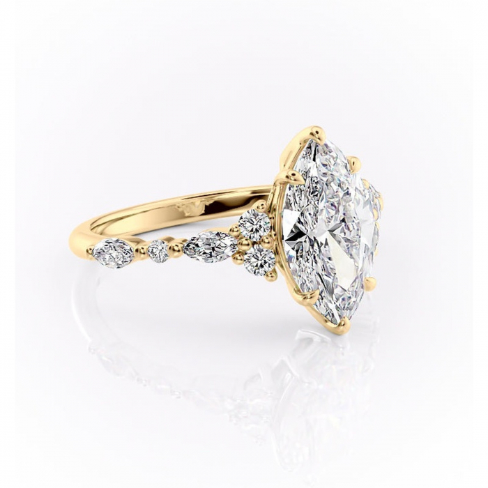 Inel de logodnă Rosamund din aur Galben 14kt cu moissanite tăietură marquise – Pietre laterale rafinată pentru profil mediu | Personalizează și configurează gratuit online [1]