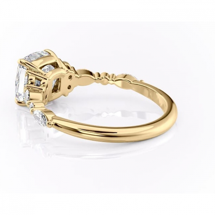 Inel de logodnă Rosamund din aur Galben 14kt cu moissanite tăietură pernă – Pietre laterale rafinată pentru profil mediu | Personalizează și configurează gratuit online [5]