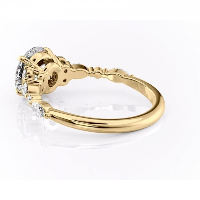 Inel de logodnă Rosamund din aur Galben 14kt cu moissanite tăietură rotundă – Pietre laterale rafinată pentru profil mediu | Personalizează și configurează gratuit online [5]