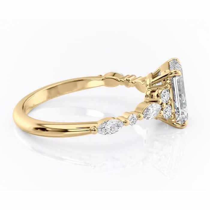 Inel de logodnă Rosamund din aur Galben 18kt cu moissanite tăietură smarald – Pietre laterale rafinată pentru profil mediu | Personalizează și configurează gratuit online [2]