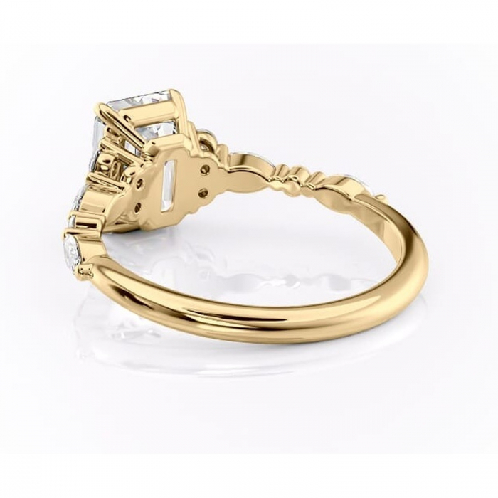 Inel de logodnă Rosamund din aur Galben 18kt cu moissanite tăietură smarald – Pietre laterale rafinată pentru profil mediu | Personalizează și configurează gratuit online [4]