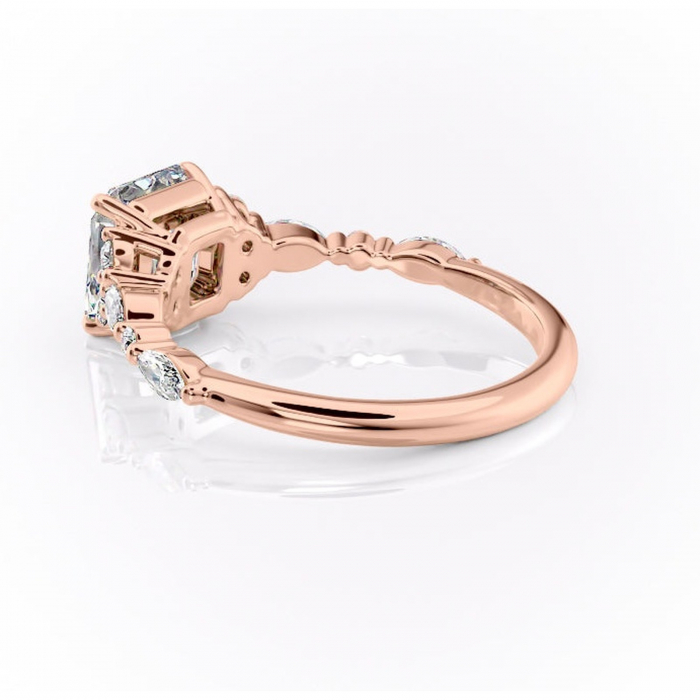Inel de logodnă Rosamund din aur Rose 14kt cu moissanite tăietură asscher – Pietre laterale rafinată pentru profil mediu | Personalizează și configurează gratuit online [5]