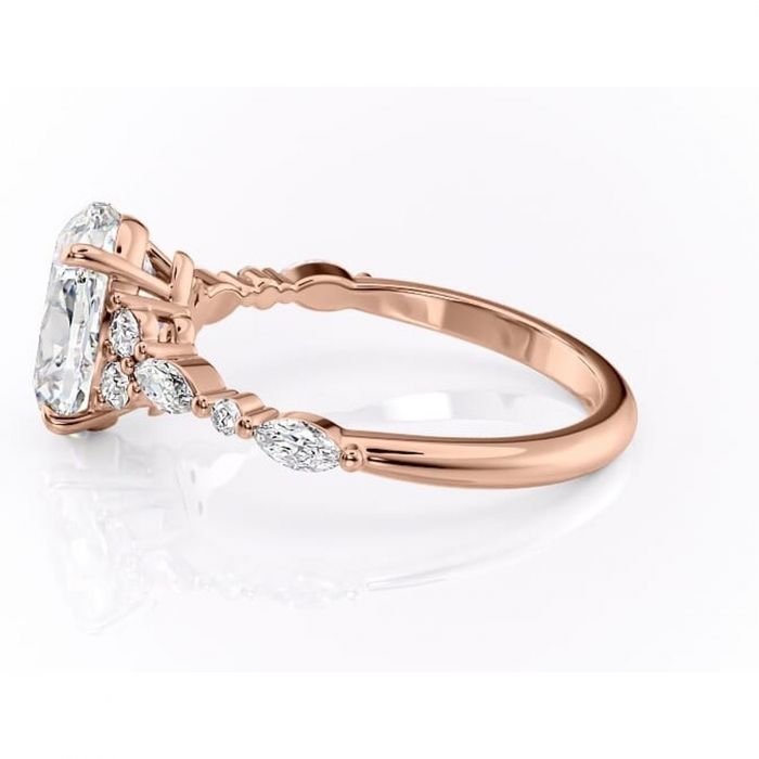 Inel de logodnă Rosamund din aur Rose 14kt cu moissanite tăietură ovală – Pietre laterale rafinată pentru profil mediu | Personalizează și configurează gratuit online [6]