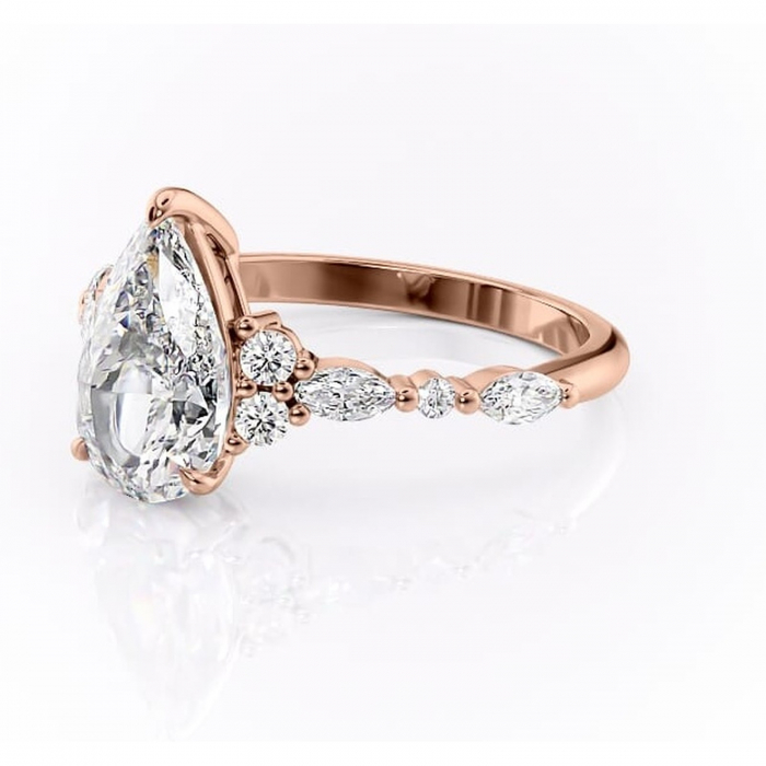 Inel de logodnă Rosamund din aur Rose 18kt cu moissanite tăietură pară – Pietre laterale rafinată pentru profil mediu | Personalizează și configurează gratuit online [7]