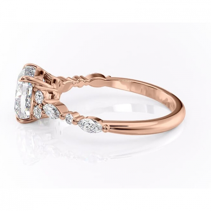 Inel de logodnă Rosamund din aur Rose 18kt cu moissanite tăietură pernă – Pietre laterale rafinată pentru profil mediu | Personalizează și configurează gratuit online [6]