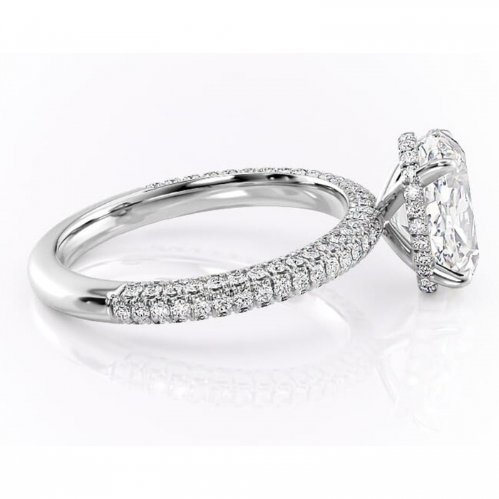 Inel de logodnă Rosewyn din aur Alb 14kt cu moissanite tăietură ovală – Montură pavé rafinată pentru profil înalt | Personalizează și configurează gratuit online [2]