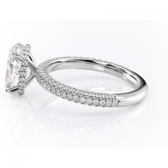 Inel de logodnă Rosewyn din aur Alb 14kt cu moissanite tăietură ovală – Montură pavé rafinată pentru profil înalt | Personalizează și configurează gratuit online [6]