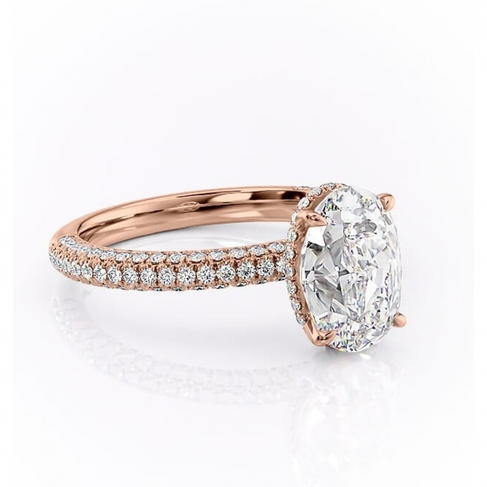 Inel de logodnă Rosewyn din aur Rose 14kt cu moissanite tăietură ovală – Montură pavé rafinată pentru profil înalt | Personalizează și configurează gratuit online [1]