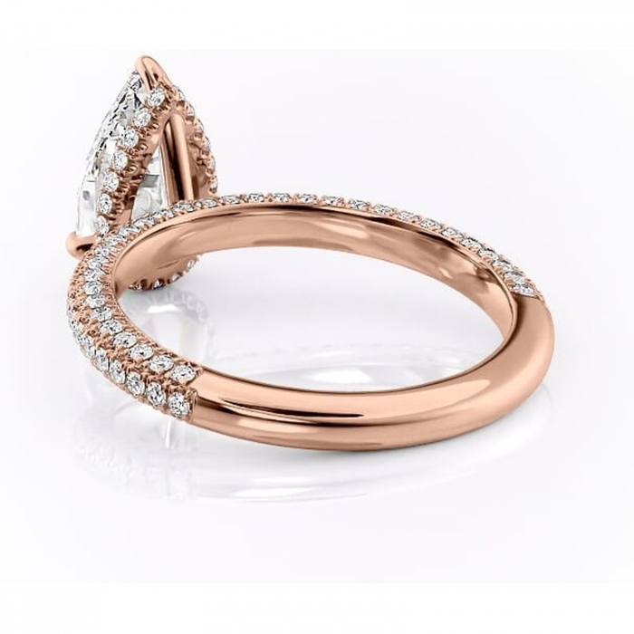 Inel de logodnă Rosewyn din aur Rose 18kt cu moissanite tăietură pară – Montură pavé rafinată pentru profil înalt | Personalizează și configurează gratuit online [4]