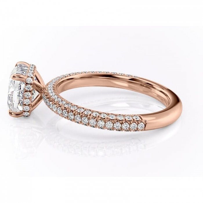 Inel de logodnă Rosewyn din aur Rose 18kt cu moissanite tăietură pernă – Montură pavé rafinată pentru profil înalt | Personalizează și configurează gratuit online [6]