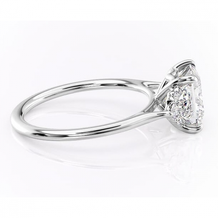 Inel de logodnă Rowena din aur Alb 14kt cu moissanite tăietură princess – Montură cu trei pietre rafinată pentru profil înalt | Personalizează și configurează gratuit online [2]