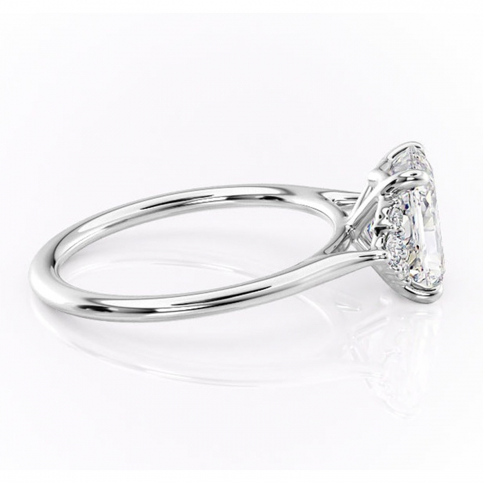 Inel de logodnă Rowena din aur Alb 14kt cu moissanite tăietură radiantă – Montură cu trei pietre rafinată pentru profil înalt | Personalizează și configurează gratuit online [2]