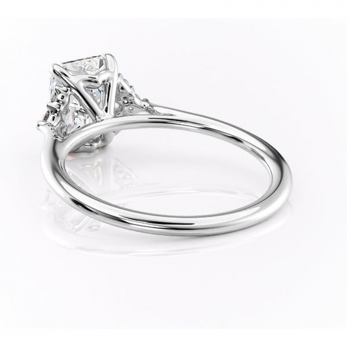 Inel de logodnă Rowena din aur Alb 14kt cu moissanite tăietură radiantă – Montură cu trei pietre rafinată pentru profil înalt | Personalizează și configurează gratuit online [4]