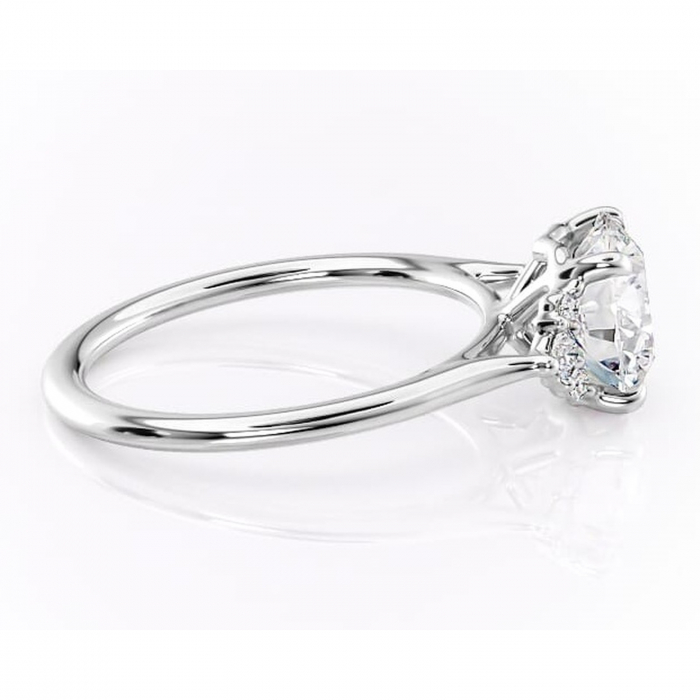 Inel de logodnă Rowena din aur Alb 14kt cu moissanite tăietură rotundă – Montură cu trei pietre rafinată pentru profil înalt | Personalizează și configurează gratuit online [2]