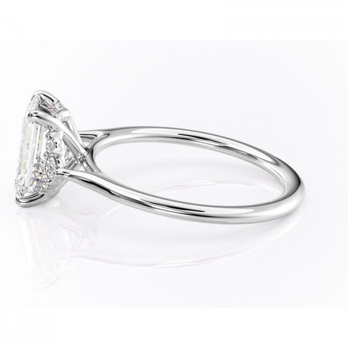 Inel de logodnă Rowena din aur Alb 14kt cu moissanite tăietură smarald – Montură cu trei pietre rafinată pentru profil înalt | Personalizează și configurează gratuit online [6]