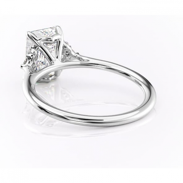 Inel de logodnă Rowena din aur Alb 14kt cu moissanite tăietură smarald – Montură cu trei pietre rafinată pentru profil înalt | Personalizează și configurează gratuit online [4]