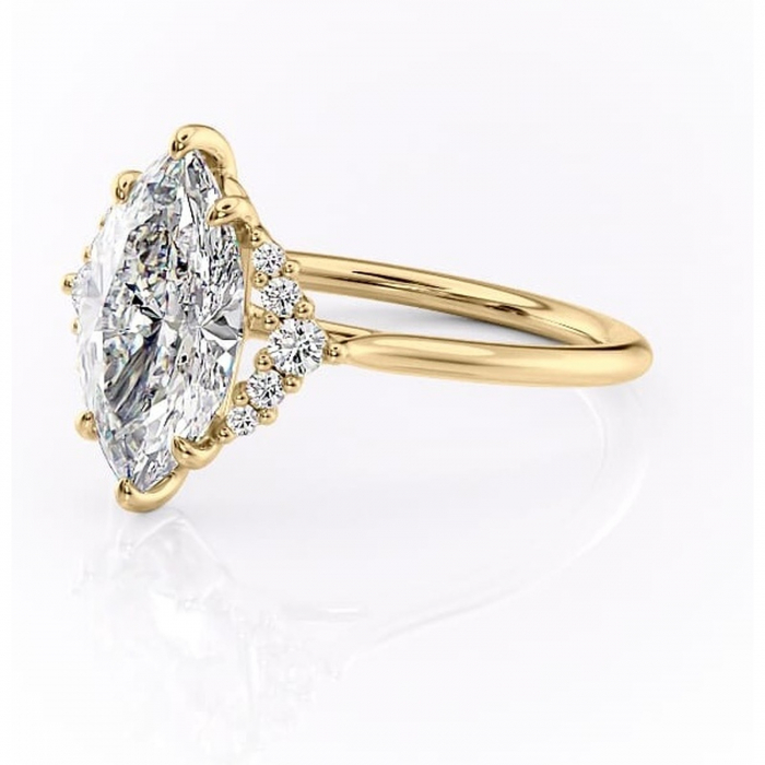 Inel de logodnă Rowena din aur Galben 14kt cu moissanite tăietură marquise – Montură cu trei pietre rafinată pentru profil înalt | Personalizează și configurează gratuit online [7]