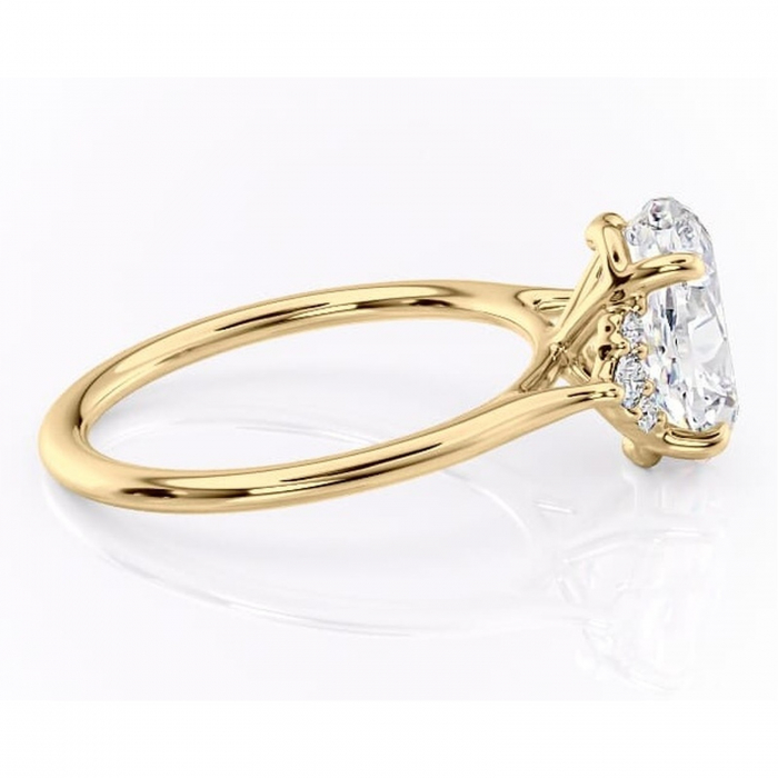 Inel de logodnă Rowena din aur Galben 18kt cu moissanite tăietură ovală – Montură cu trei pietre rafinată pentru profil înalt | Personalizează și configurează gratuit online [2]