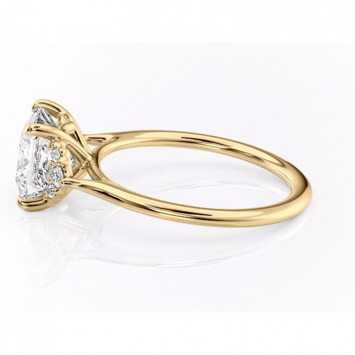 Inel de logodnă Rowena din aur Galben 14kt cu moissanite tăietură princess – Montură cu trei pietre rafinată pentru profil înalt | Personalizează și configurează gratuit online [6]