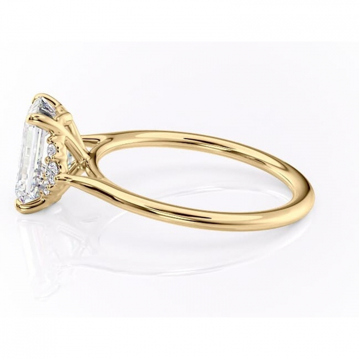 Inel de logodnă Rowena din aur Galben 18kt cu moissanite tăietură smarald – Montură cu trei pietre rafinată pentru profil înalt | Personalizează și configurează gratuit online [6]