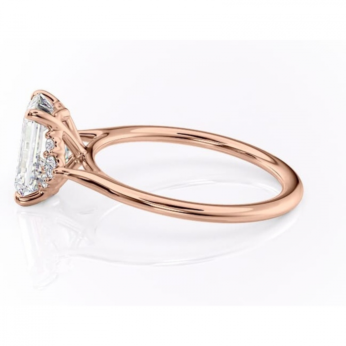 Inel de logodnă Rowena din aur Rose 14kt cu moissanite tăietură smarald – Montură cu trei pietre rafinată pentru profil înalt | Personalizează și configurează gratuit online [6]