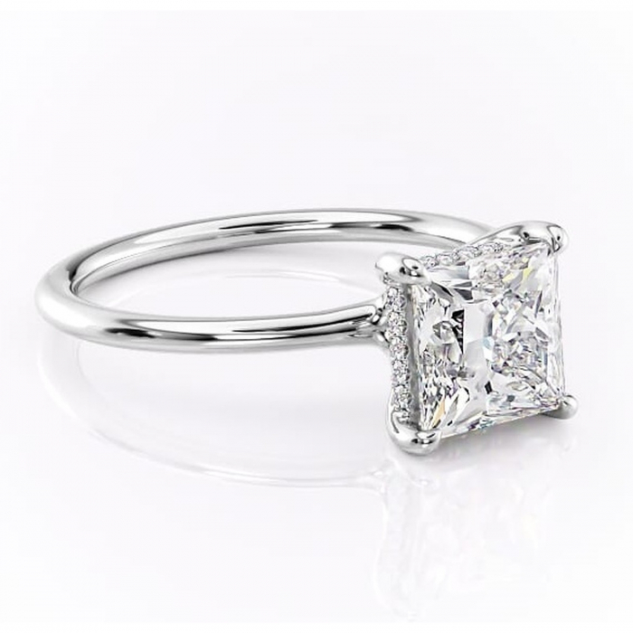 Inel de logodnă Ruby din aur Alb 14kt cu moissanite tăietură princess – Solitar rafinată pentru profil înalt | Personalizează și configurează gratuit online [1]