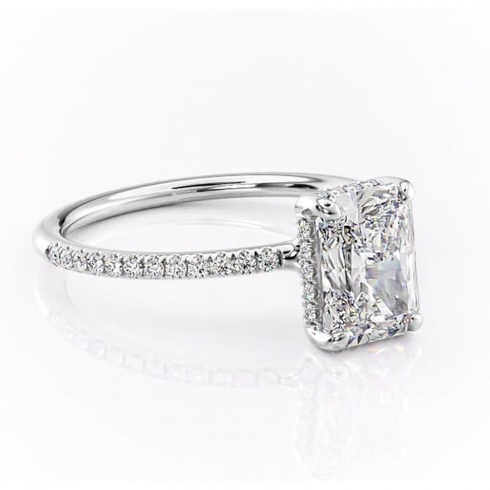 Inel de logodnă Sapphire din aur Alb 18kt cu moissanite tăietură radiantă – Montură pavé rafinată pentru profil înalt | Personalizează și configurează gratuit online [1]