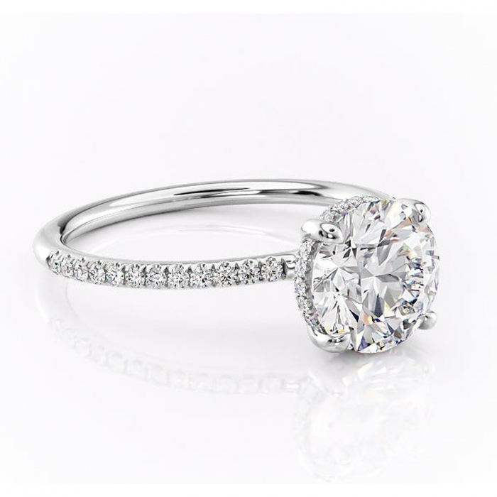 Inel de logodnă Sapphire din aur Alb 14kt cu moissanite tăietură rotundă – Montură pavé rafinată pentru profil înalt | Personalizează și configurează gratuit online [1]