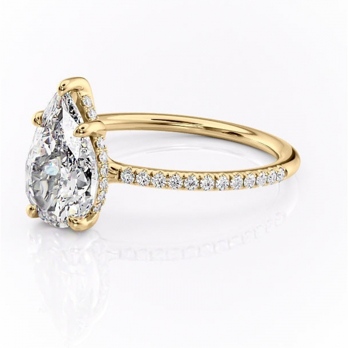 Inel de logodnă Sapphire din aur Galben 18kt cu moissanite tăietură pară – Montură pavé rafinată pentru profil înalt | Personalizează și configurează gratuit online [7]