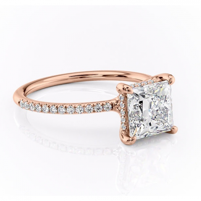 Inel de logodnă Sapphire din aur Rose 18kt cu moissanite tăietură princess – Montură pavé rafinată pentru profil înalt | Personalizează și configurează gratuit online [1]