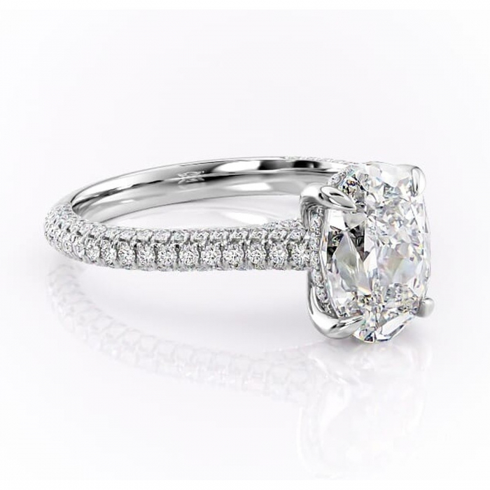 Inel de logodnă Seraphina din aur Alb 14kt cu moissanite tăietură ovală – Montură pavé rafinată pentru profil înalt | Personalizează și configurează gratuit online [1]