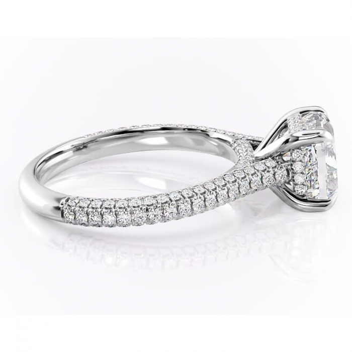 Inel de logodnă Seraphina din aur Alb 14kt cu moissanite tăietură pernă – Montură pavé rafinată pentru profil înalt | Personalizează și configurează gratuit online [2]