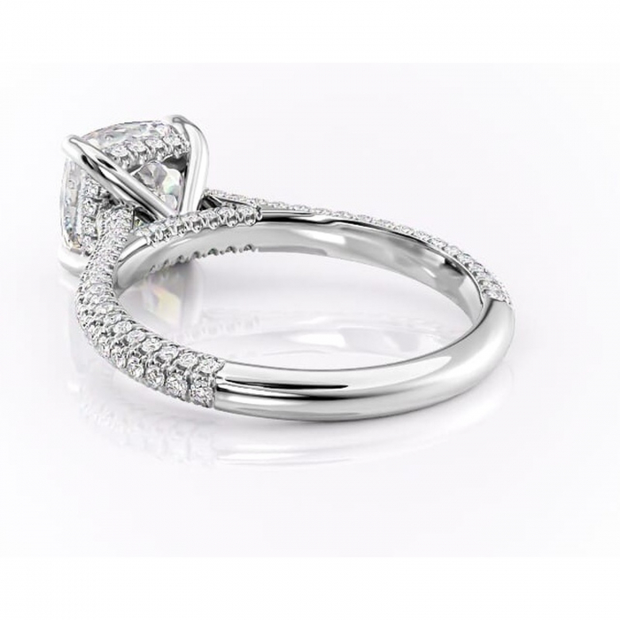Inel de logodnă Seraphina din aur Alb 14kt cu moissanite tăietură pernă – Montură pavé rafinată pentru profil înalt | Personalizează și configurează gratuit online [4]