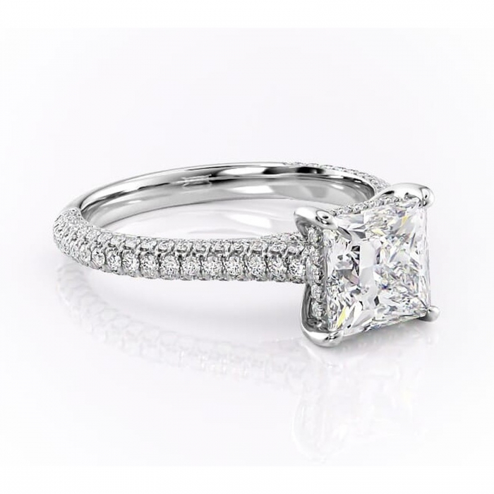 Inel de logodnă Seraphina din aur Alb 14kt cu moissanite tăietură princess – Montură pavé rafinată pentru profil înalt | Personalizează și configurează gratuit online [1]