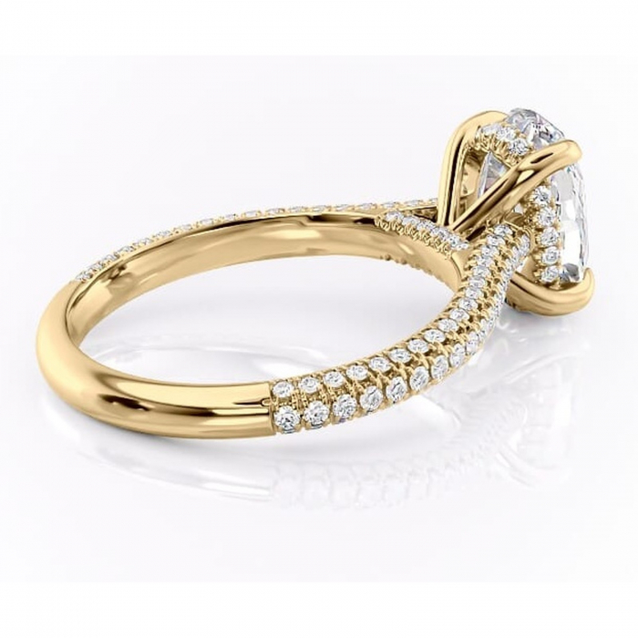 Inel de logodnă Seraphina din aur Galben 14kt cu moissanite tăietură ovală – Montură pavé rafinată pentru profil înalt | Personalizează și configurează gratuit online [3]