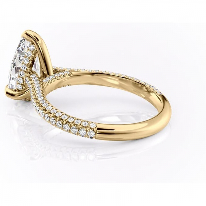 Inel de logodnă Seraphina din aur Galben 18kt cu moissanite tăietură pară – Montură pavé rafinată pentru profil înalt | Personalizează și configurează gratuit online [5]