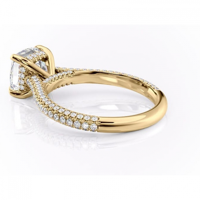 Inel de logodnă Seraphina din aur Galben 14kt cu moissanite tăietură pernă – Montură pavé rafinată pentru profil înalt | Personalizează și configurează gratuit online [5]