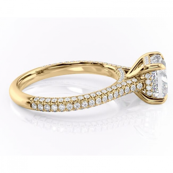 Inel de logodnă Seraphina din aur Galben 14kt cu moissanite tăietură pernă – Montură pavé rafinată pentru profil înalt | Personalizează și configurează gratuit online [2]