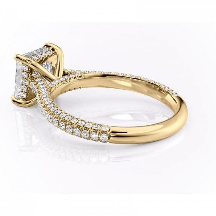 Inel de logodnă Seraphina din aur Galben 14kt cu moissanite tăietură princess – Montură pavé rafinată pentru profil înalt | Personalizează și configurează gratuit online [5]